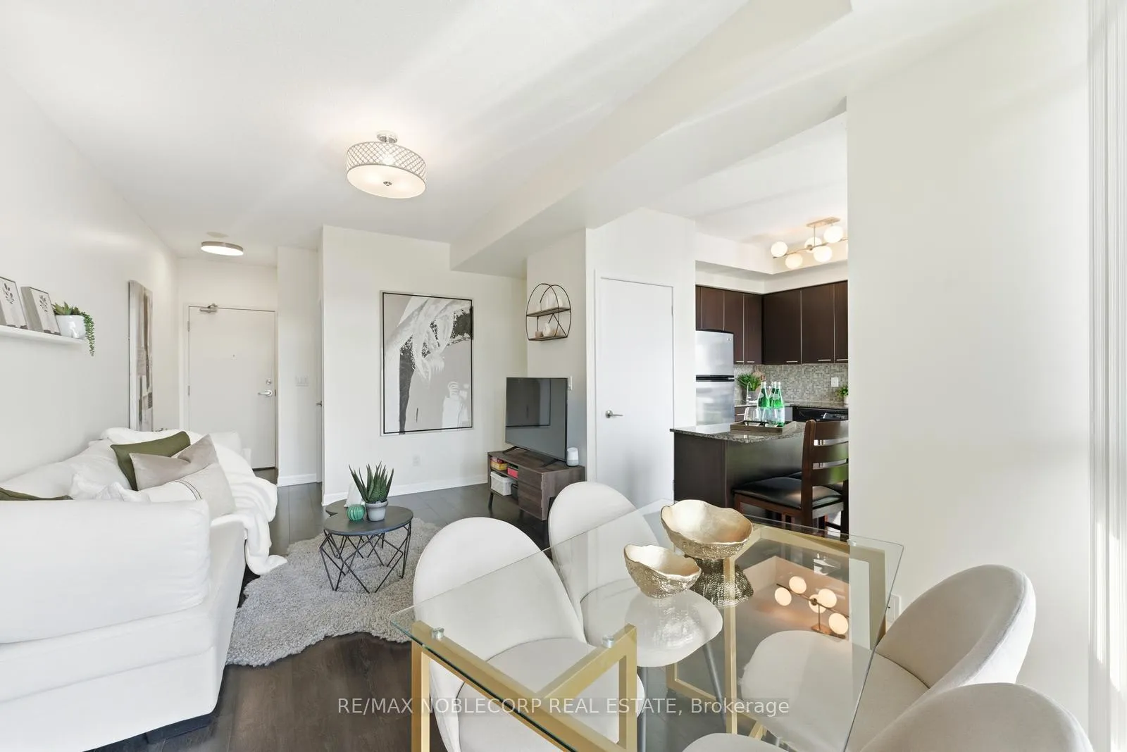 Photo 13 of Unit 1106, 15 Bruyeres Mews, Toronto, Niagara — HOMEH