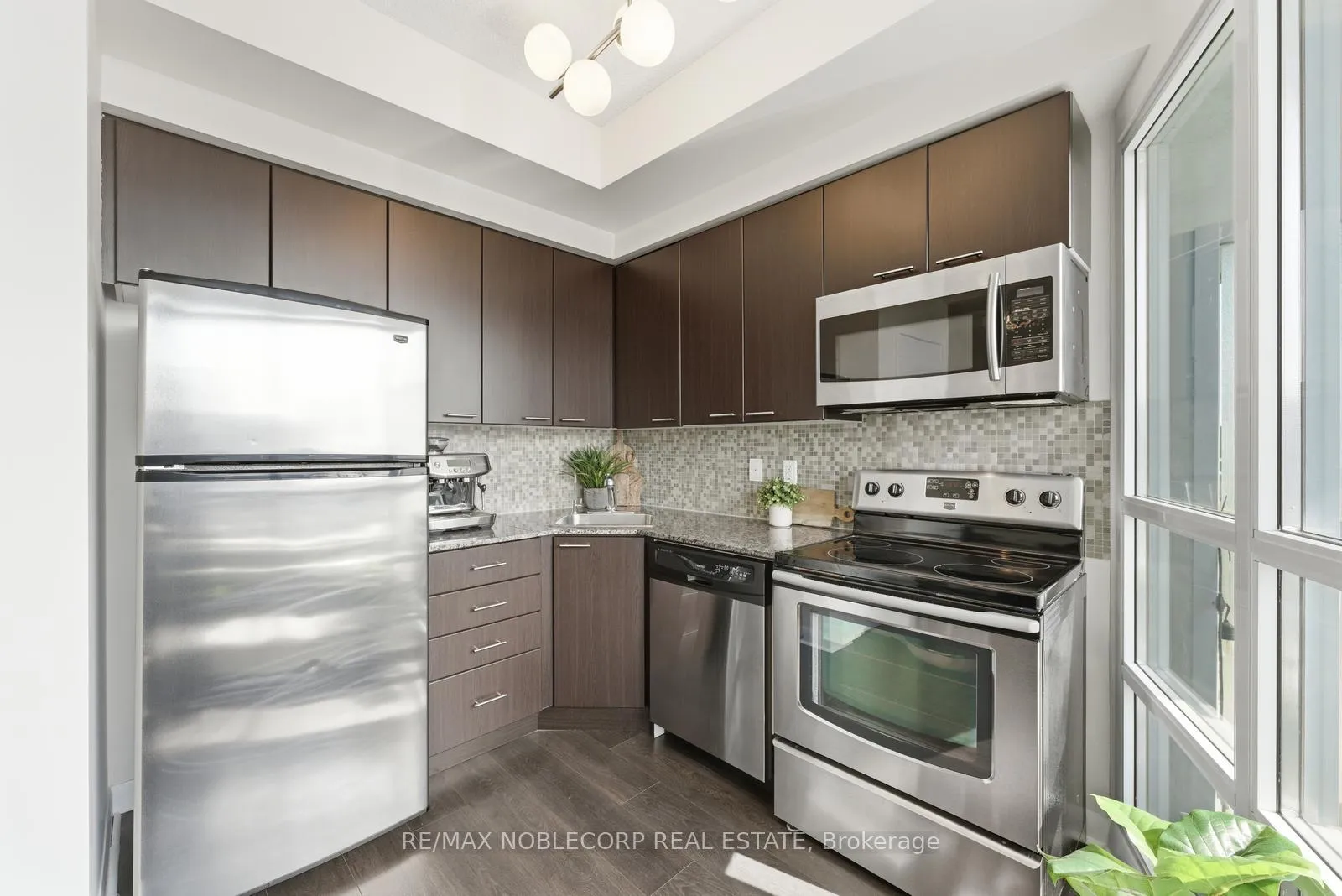 Photo 17 of Unit 1106, 15 Bruyeres Mews, Toronto, Niagara — HOMEH