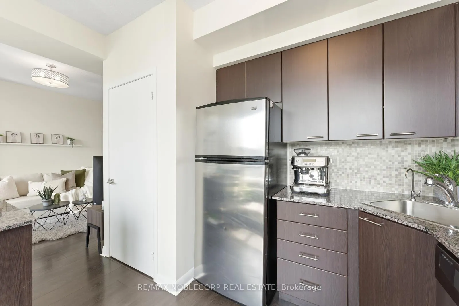Photo 20 of Unit 1106, 15 Bruyeres Mews, Toronto, Niagara — HOMEH