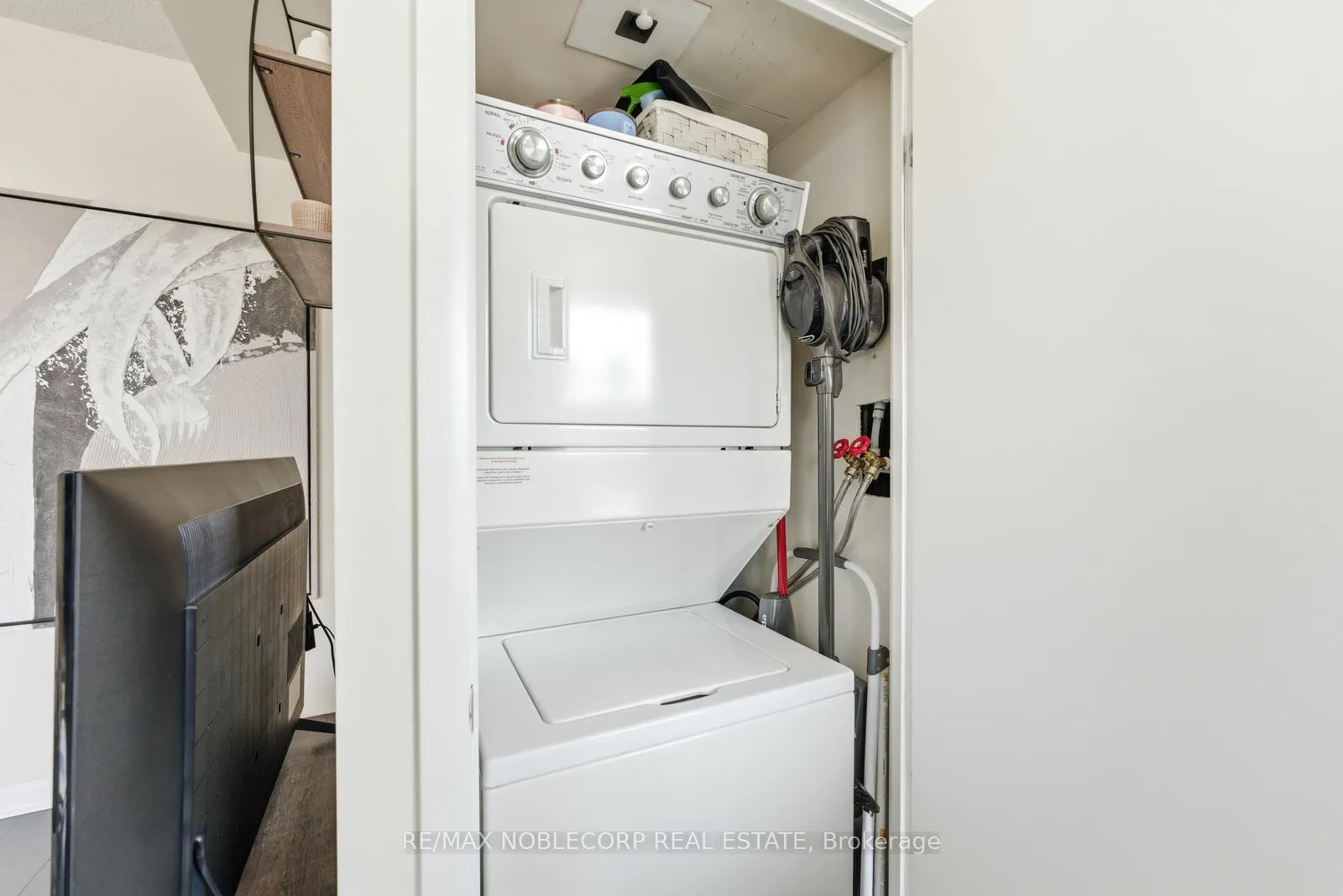 Photo 25 of Unit 1106, 15 Bruyeres Mews, Toronto, Niagara — HOMEH