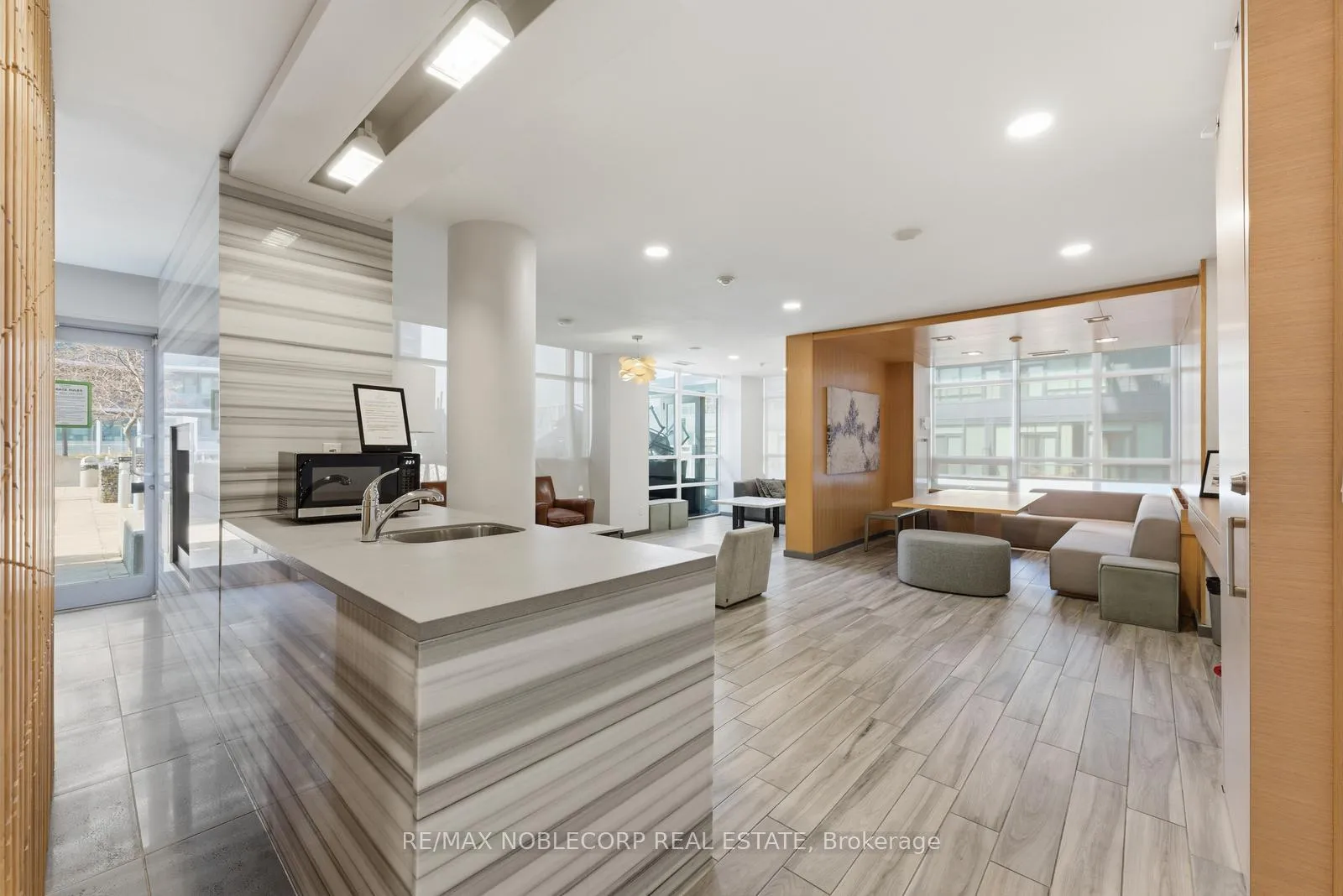 Photo 32 of Unit 1106, 15 Bruyeres Mews, Toronto, Niagara — HOMEH