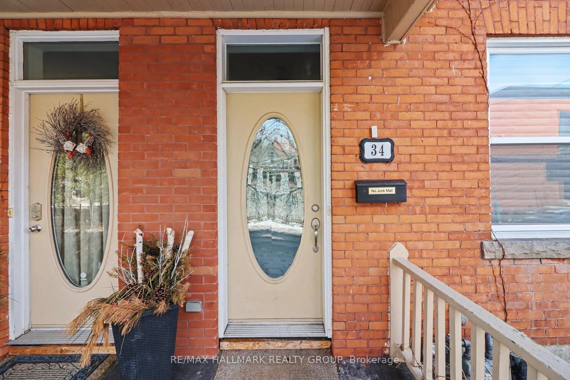 Photo 2 of 34 Lewis Street, Ottawa, Ottawa Centre/Golden Triangle — HOMEH