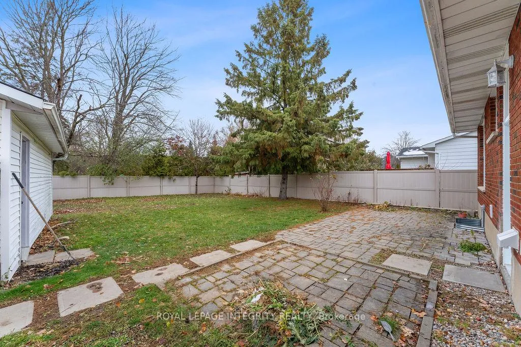 Photo 3 of Unit B, 1105 Falaise Road, Ottawa, Borden Farm/Stewart Farm/Carleton Heights/Parkwood Hills — HOMEH