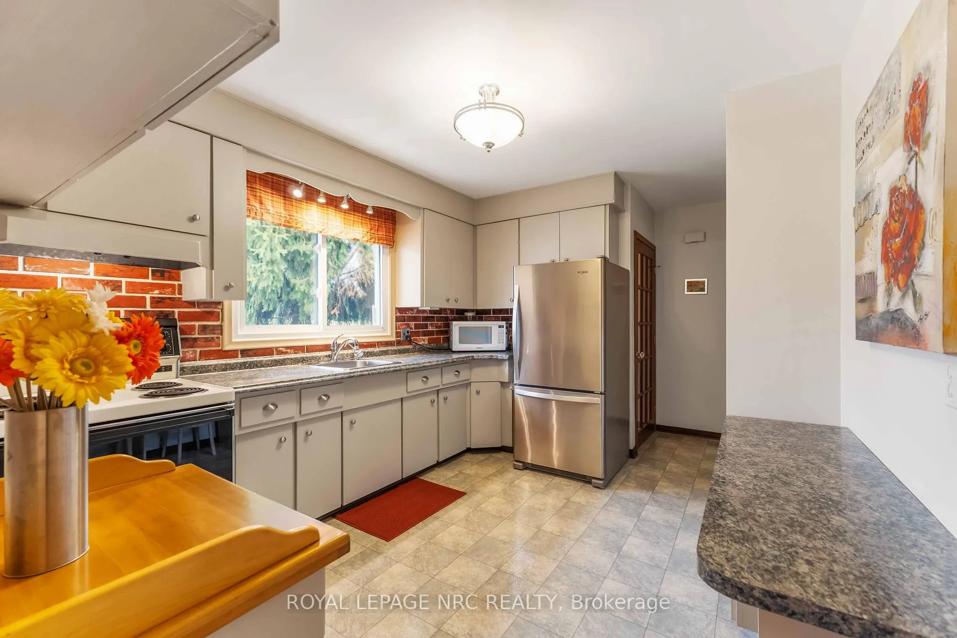 Photo 12 of 30 Armour Drive, Welland, Prince Charles — HOMEH