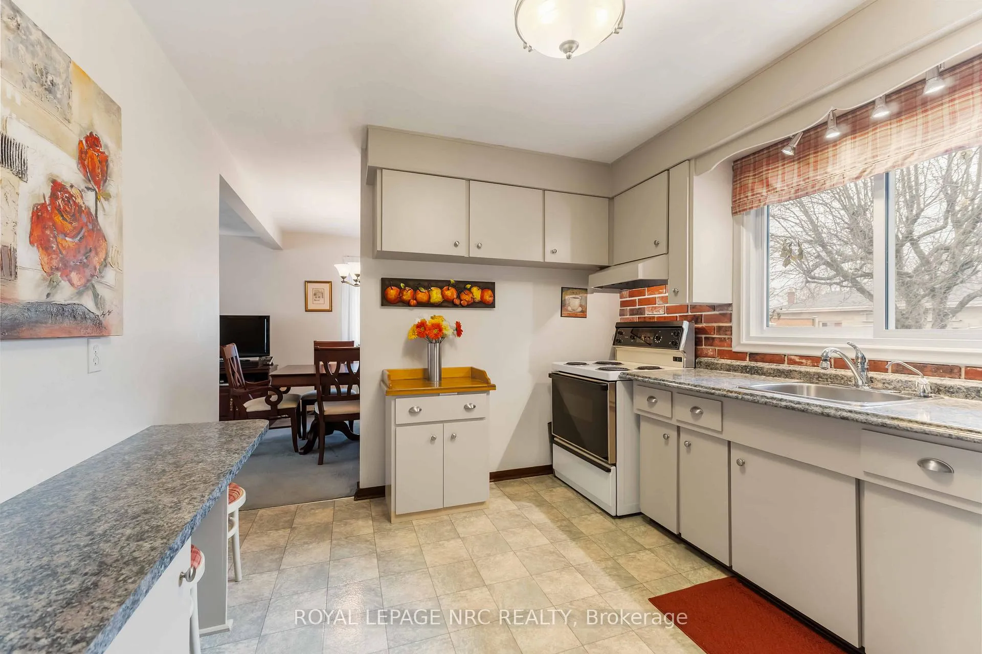 Photo 22 of 30 Armour Drive, Welland, Prince Charles — HOMEH