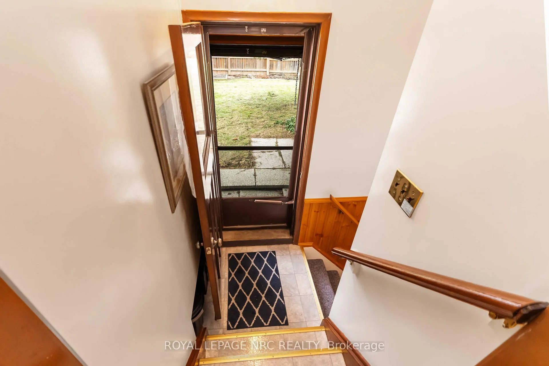Photo 32 of 30 Armour Drive, Welland, Prince Charles — HOMEH