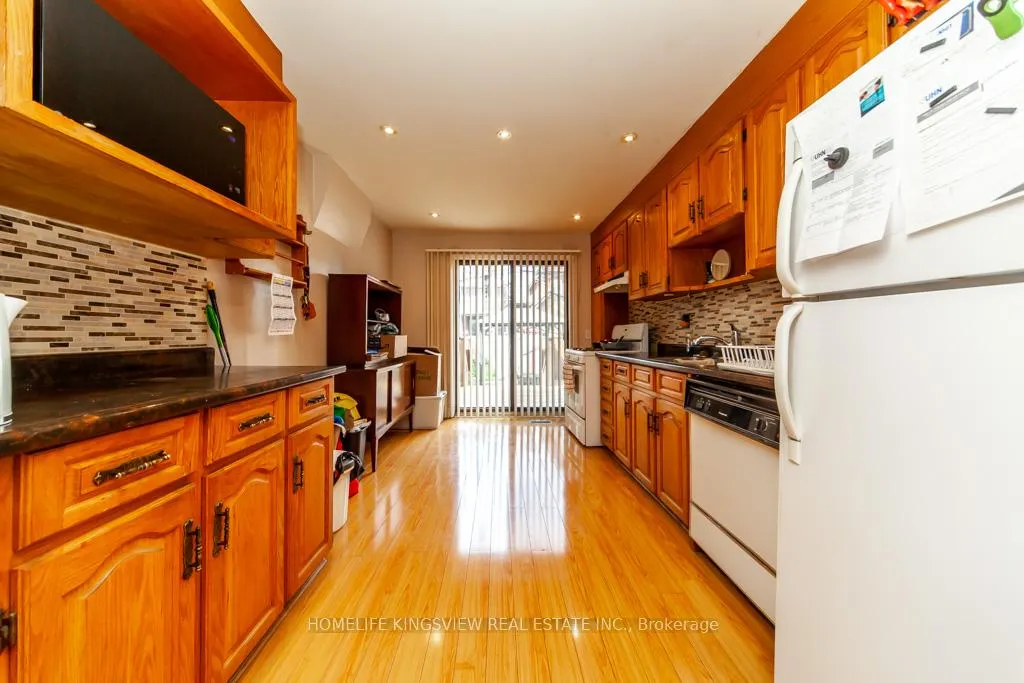 Photo 9 of 46 Coolmine Road, Toronto, Little Portugal — HOMEH