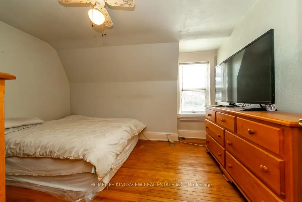 Photo 12 of 46 Coolmine Road, Toronto, Little Portugal — HOMEH