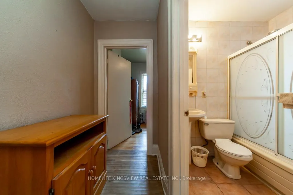 Photo 16 of 46 Coolmine Road, Toronto, Little Portugal — HOMEH