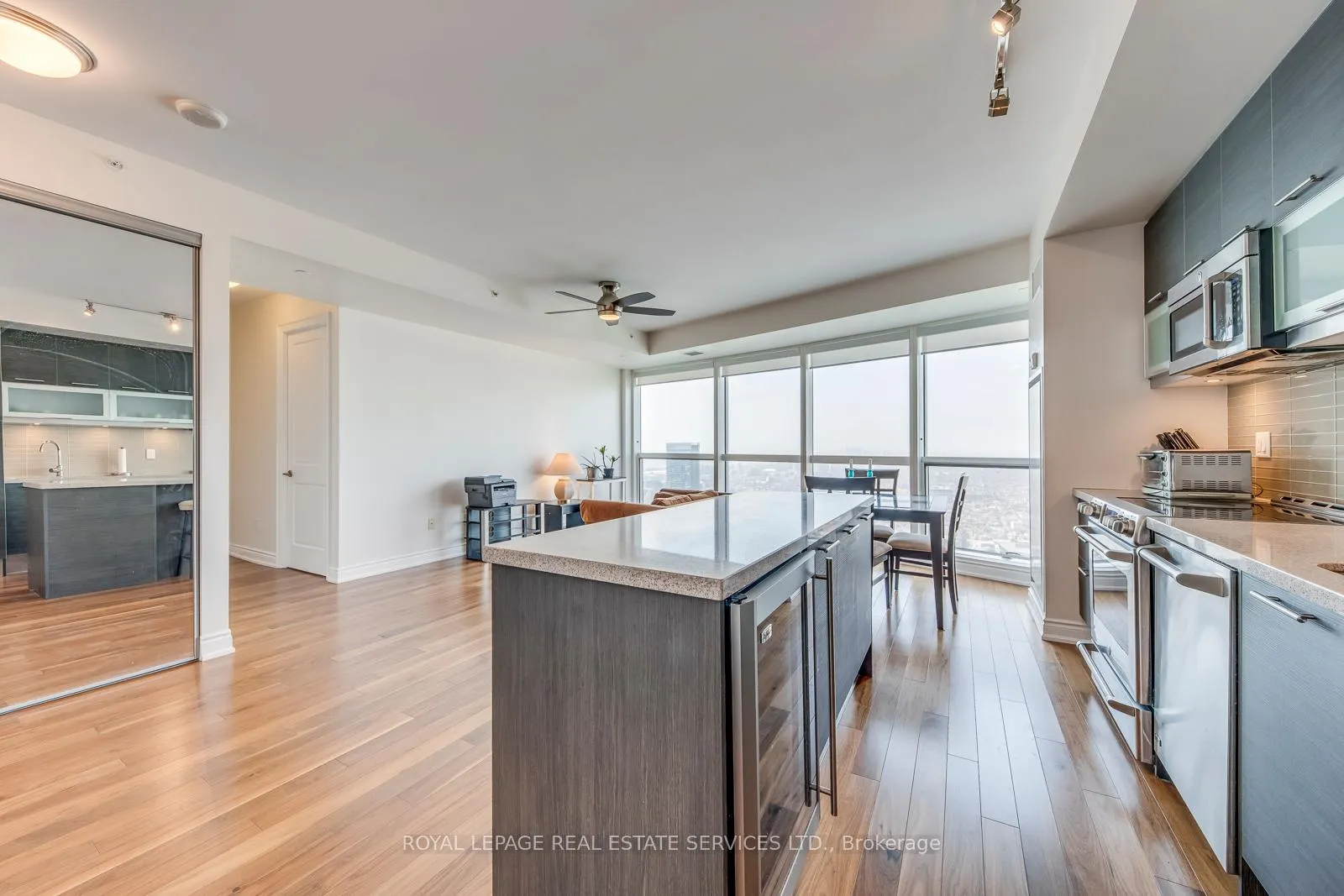 Photo 13 of Unit 6514, 388 Yonge Street, Toronto, Church-Yonge Corridor — HOMEH