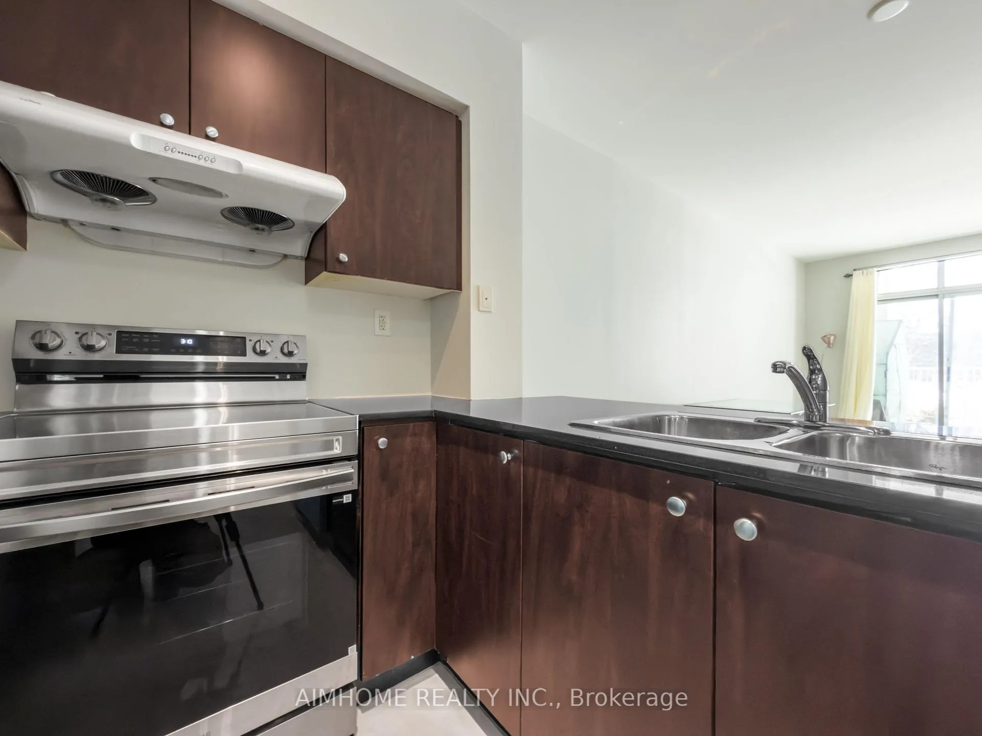 Photo 3 of Unit 112, 4600 Steeles Avenue E, Markham, Milliken Mills East — HOMEH