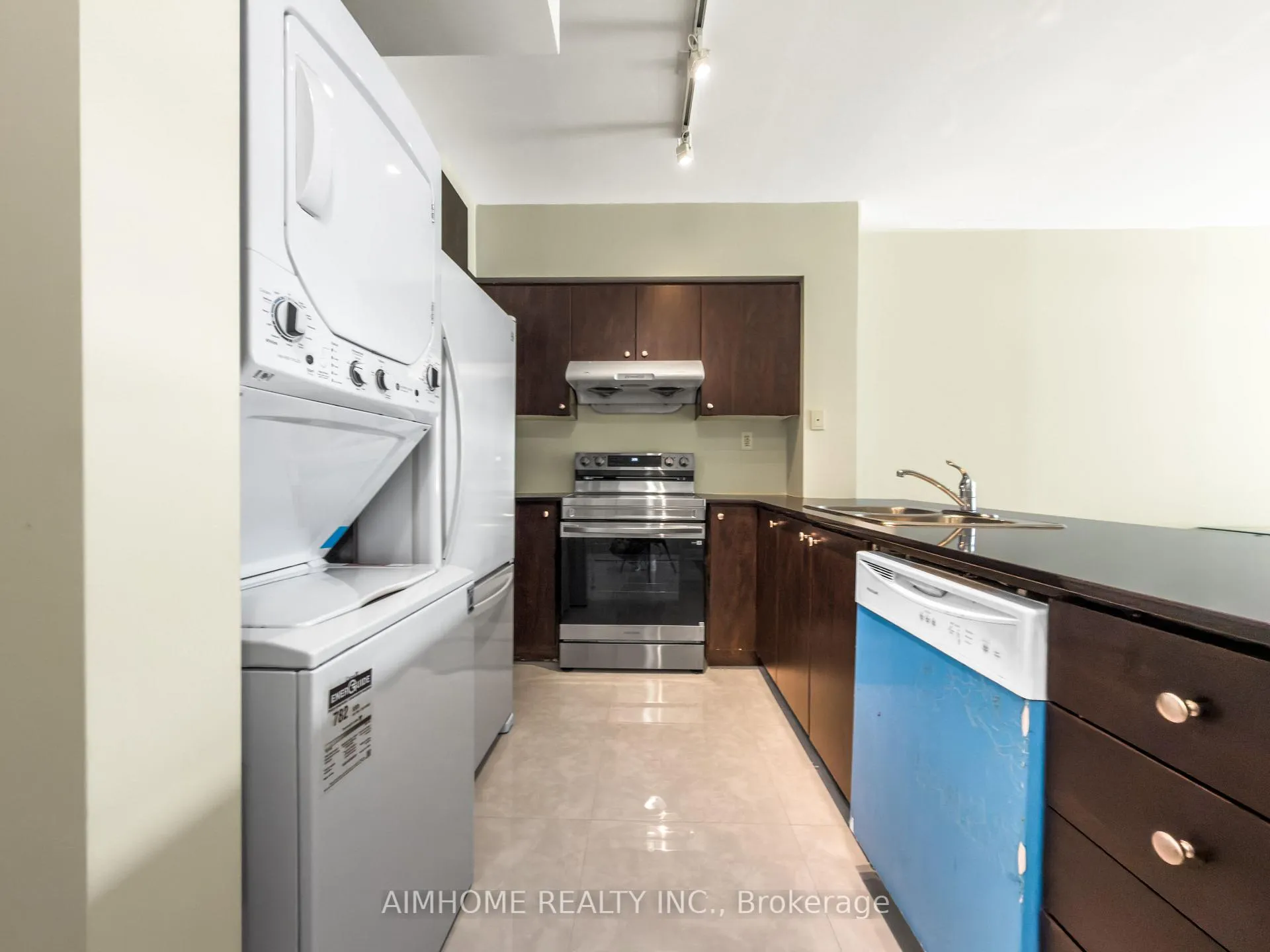 Photo 5 of Unit 112, 4600 Steeles Avenue E, Markham, Milliken Mills East — HOMEH