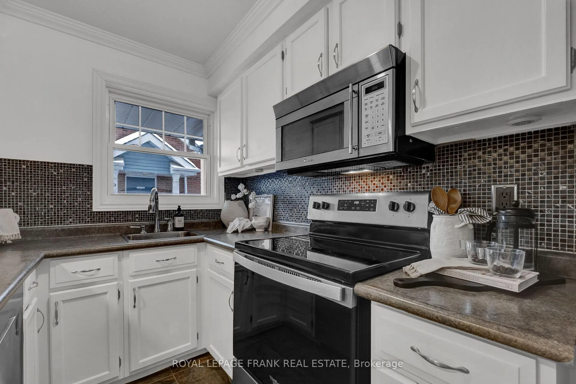 Photo 5 of Unit D10, 1663 Nash Road, Clarington, Courtice — HOMEH