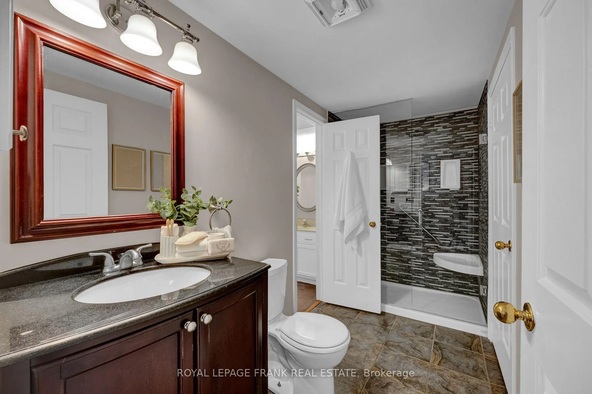 Photo 15 of Unit D10, 1663 Nash Road, Clarington, Courtice — HOMEH