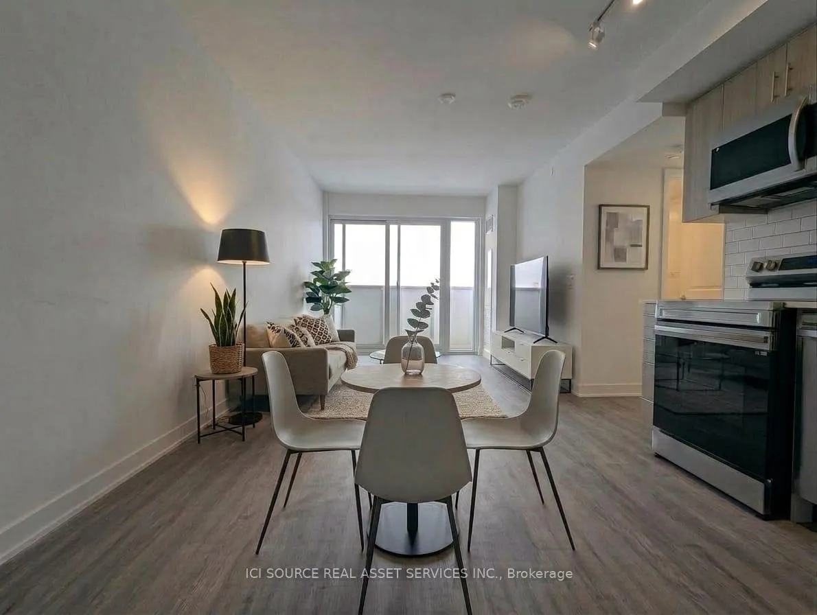 Photo 4 of Unit 802, 1010 Sandy Beach Road, Pickering, Bay Ridges — HOMEH