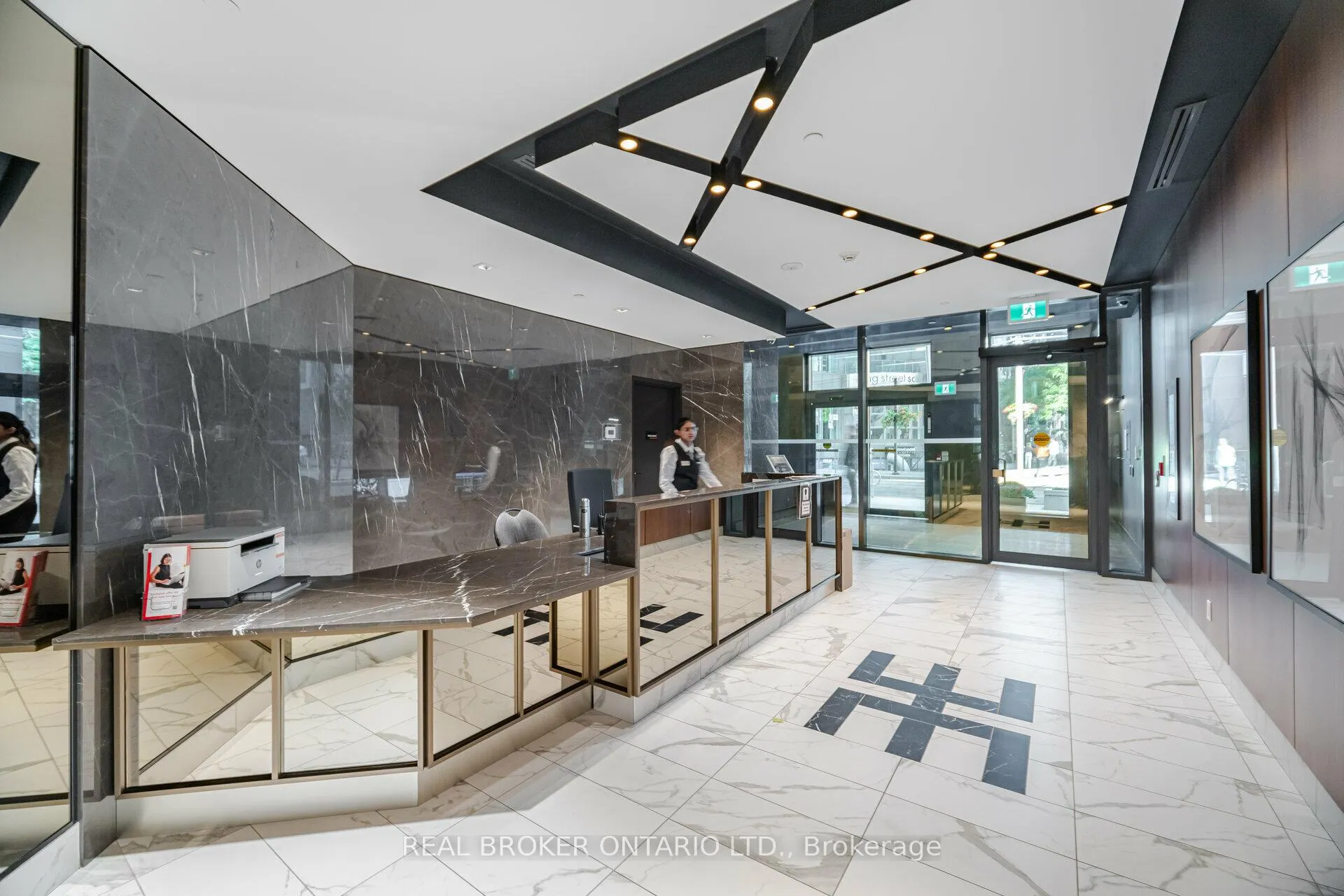 Photo 3 of Unit 4005, 327 King Street W, Toronto, Waterfront Communities — HOMEH