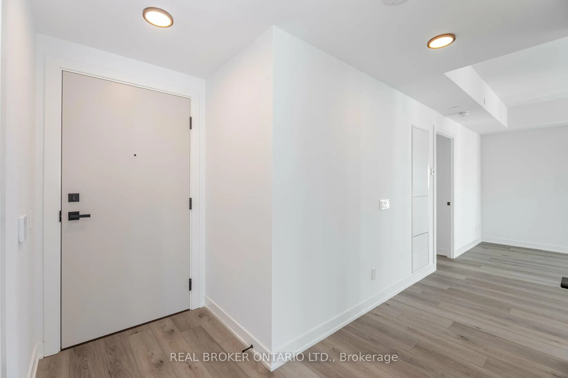 Photo 5 of Unit 4005, 327 King Street W, Toronto, Waterfront Communities — HOMEH