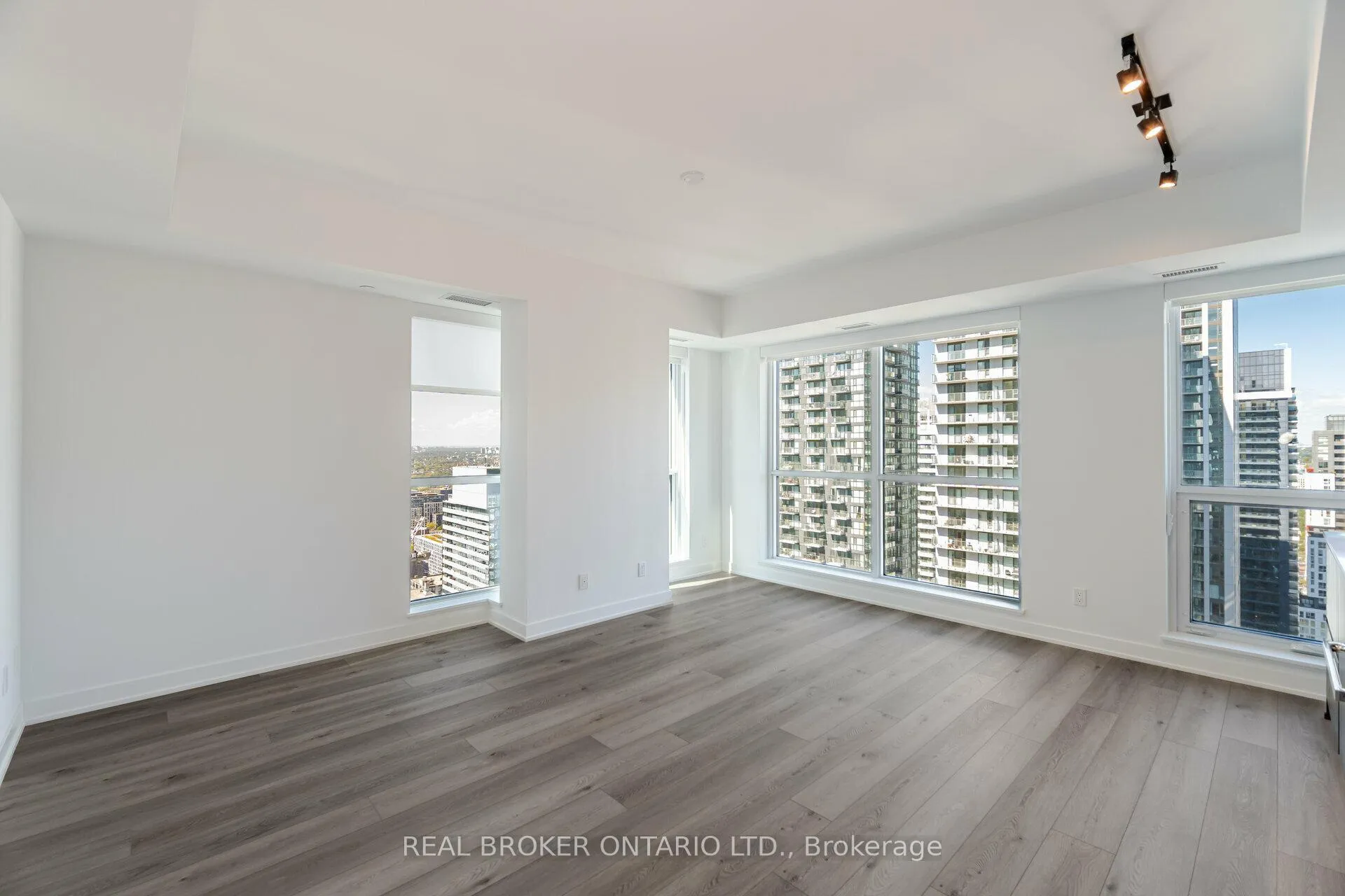 Photo 8 of Unit 4005, 327 King Street W, Toronto, Waterfront Communities — HOMEH