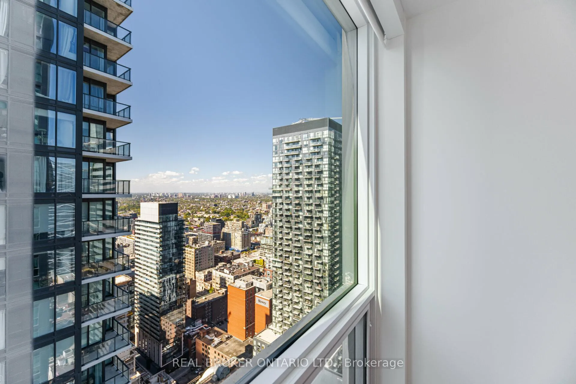 Photo 16 of Unit 4005, 327 King Street W, Toronto, Waterfront Communities — HOMEH
