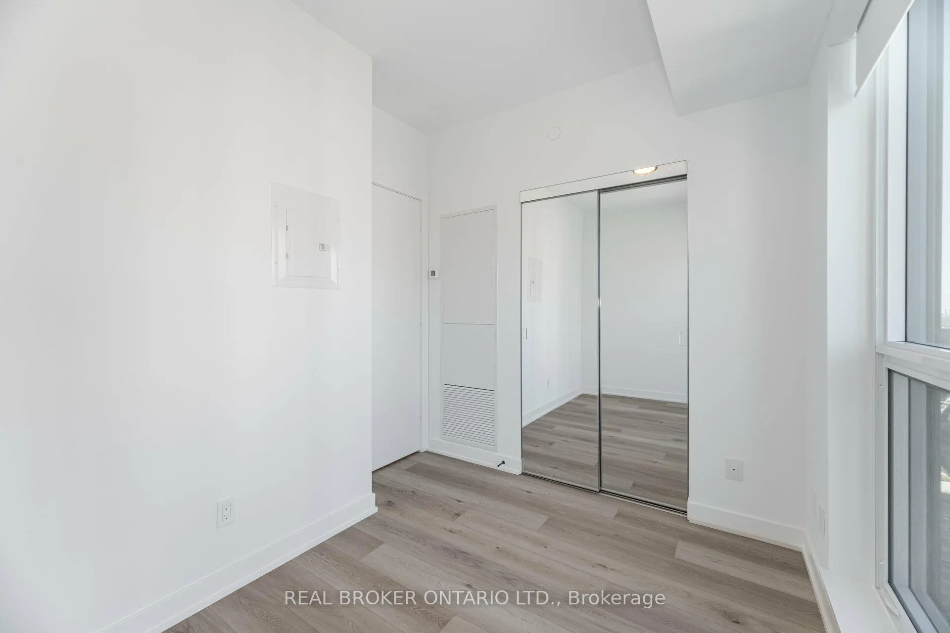 Photo 23 of Unit 4005, 327 King Street W, Toronto, Waterfront Communities — HOMEH