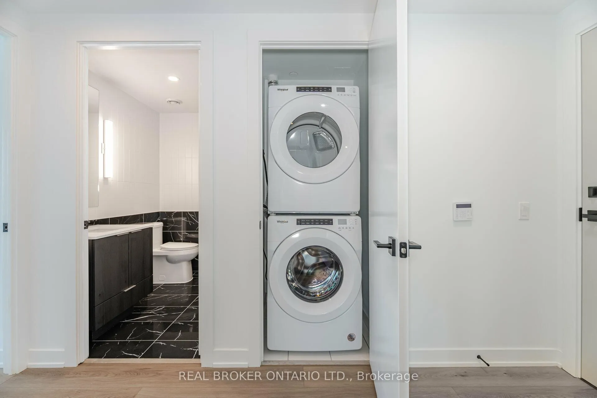 Photo 27 of Unit 4005, 327 King Street W, Toronto, Waterfront Communities — HOMEH