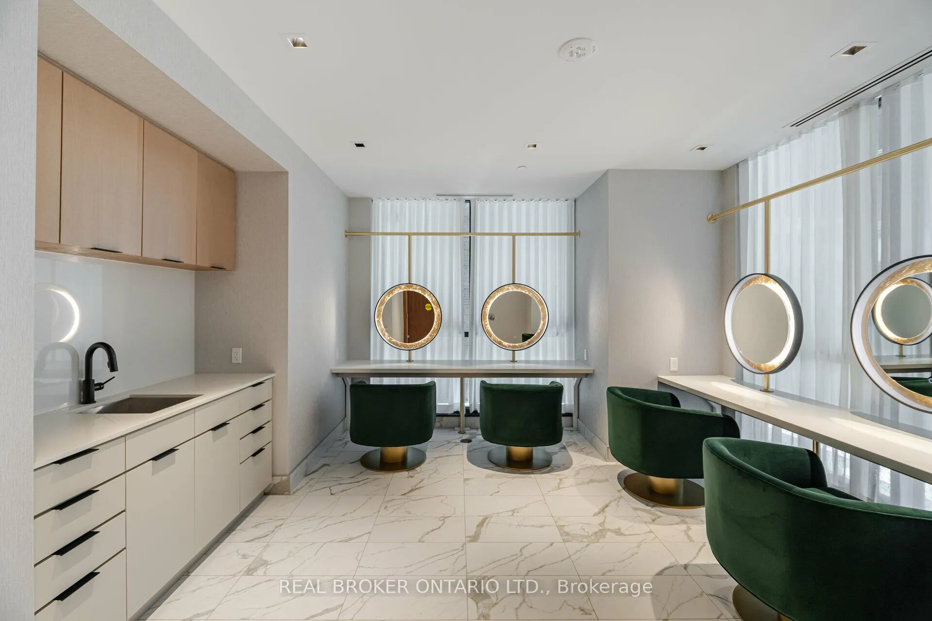 Photo 32 of Unit 4005, 327 King Street W, Toronto, Waterfront Communities — HOMEH