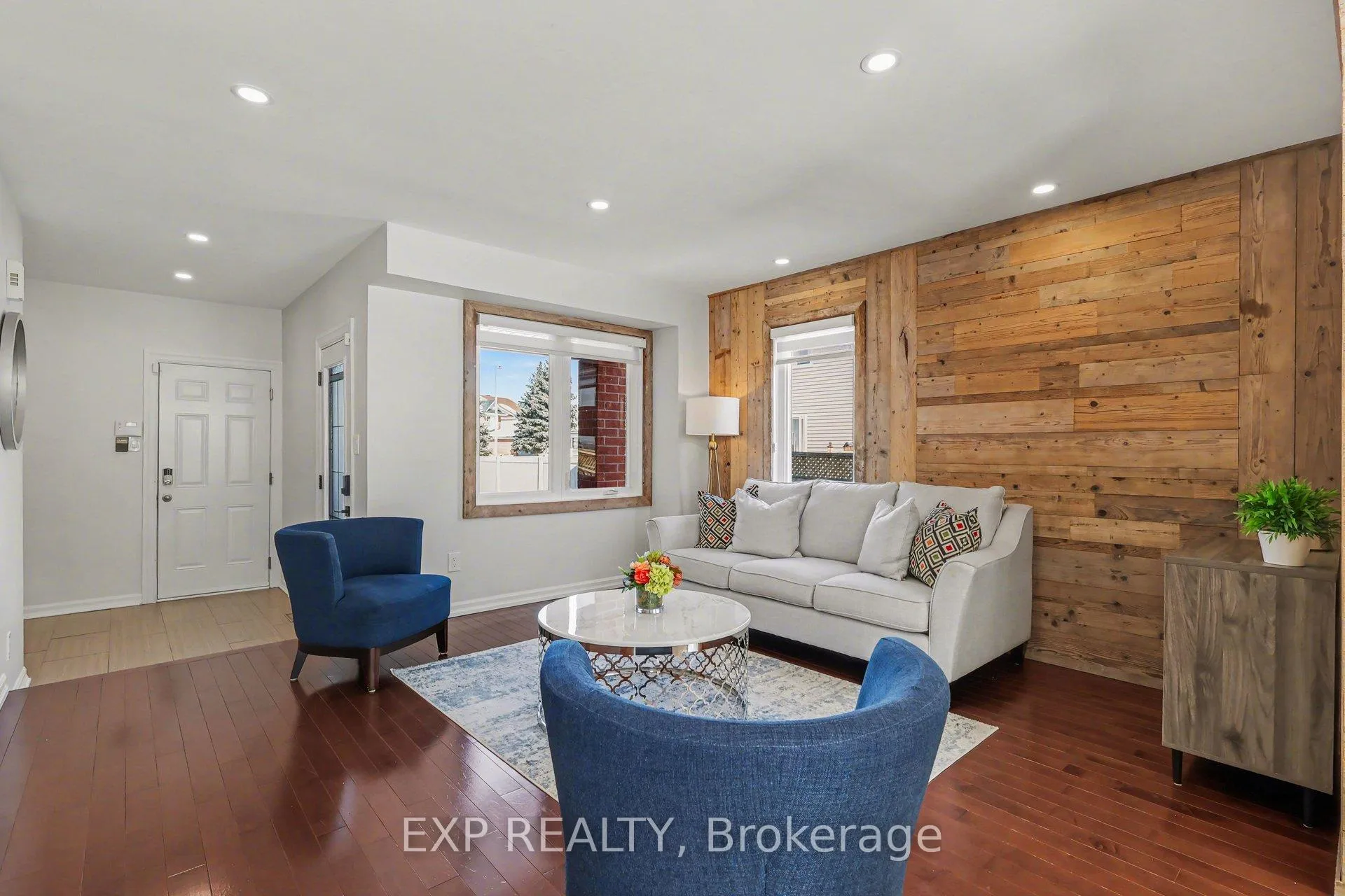 Photo 5 of 1548 Stojko Street, Ottawa, Fallingbrook/Pineridge — HOMEH