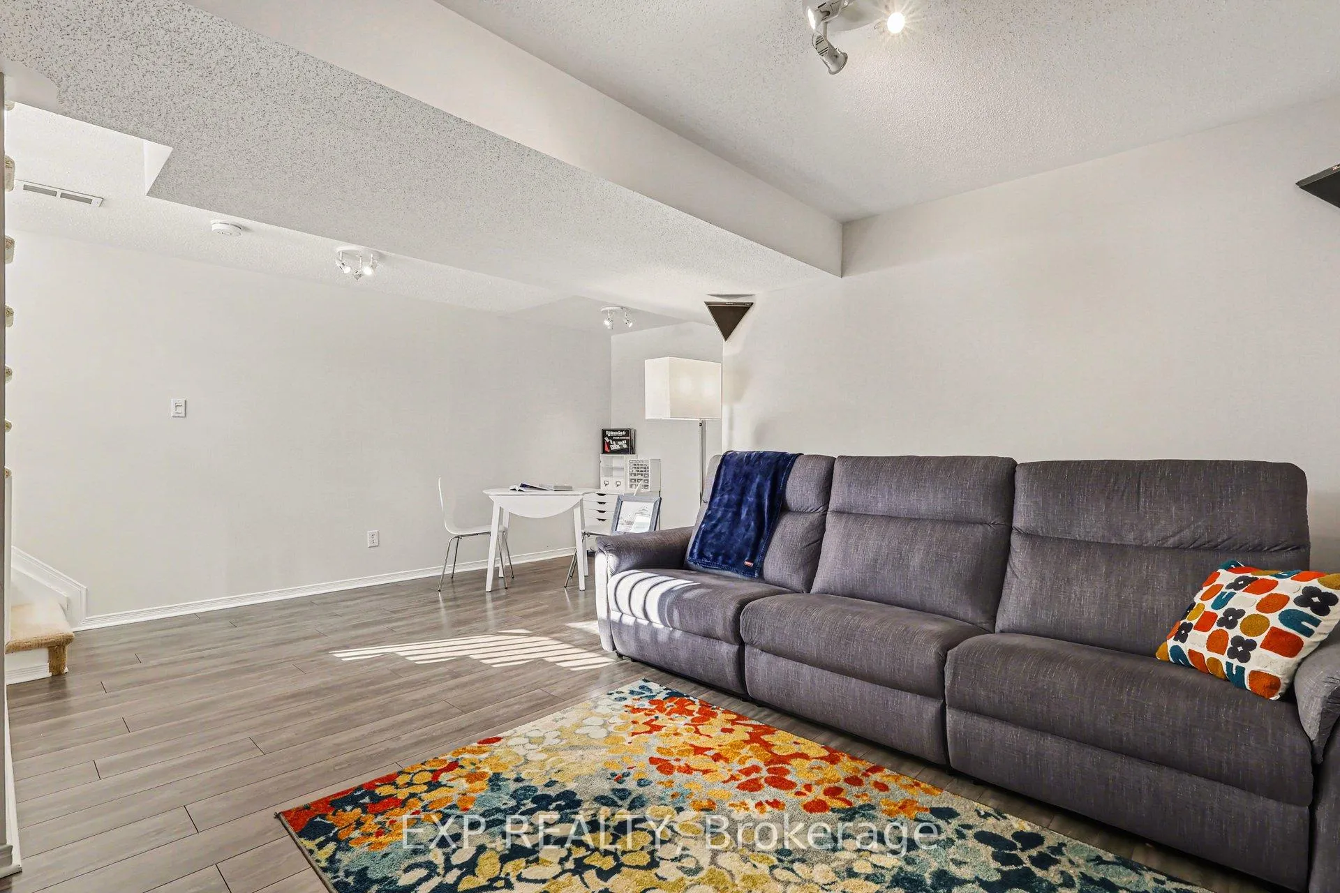 Photo 27 of 1548 Stojko Street, Ottawa, Fallingbrook/Pineridge — HOMEH