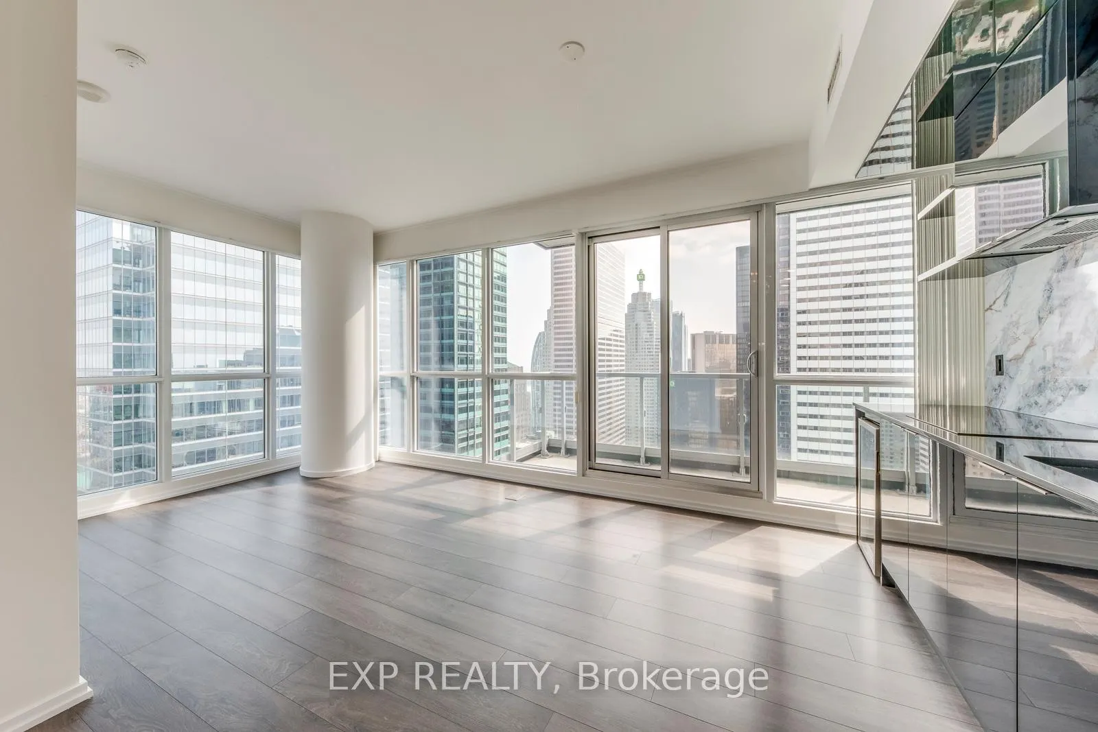 Photo 5 of Unit 4706, 70 Temperance Street, Toronto, Bay Street Corridor — HOMEH