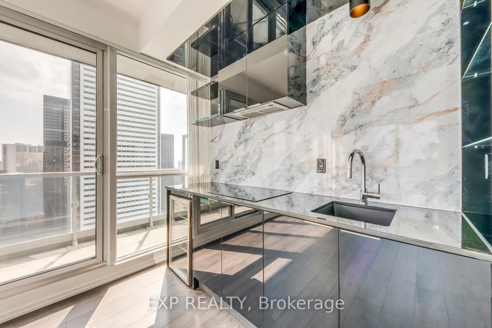Photo 6 of Unit 4706, 70 Temperance Street, Toronto, Bay Street Corridor — HOMEH