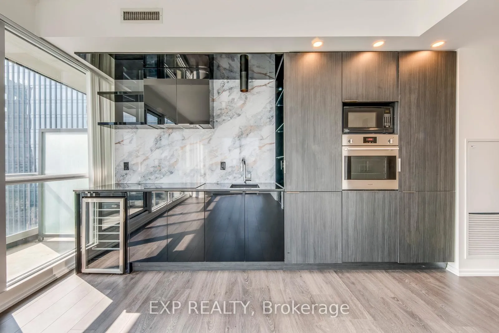 Photo 8 of Unit 4706, 70 Temperance Street, Toronto, Bay Street Corridor — HOMEH