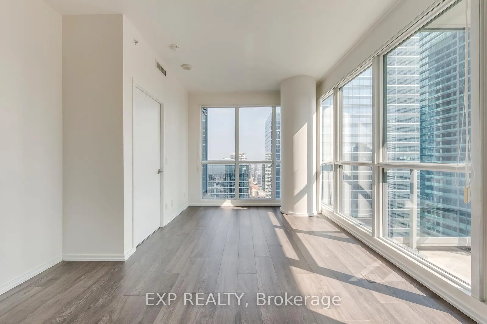 Photo 9 of Unit 4706, 70 Temperance Street, Toronto, Bay Street Corridor — HOMEH