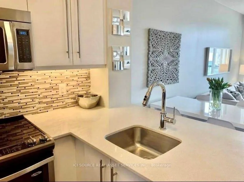 Photo 6 of Unit 520, 1 Old Mill Drive, Toronto, High Park-Swansea — HOMEH