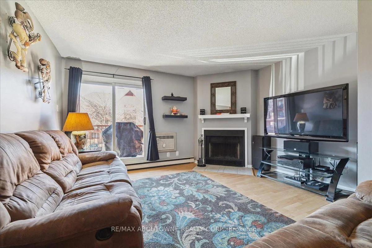 Photo 2 of Unit 1622, 1480 Pilgrims Way, Oakville, Glen Abbey — HOMEH