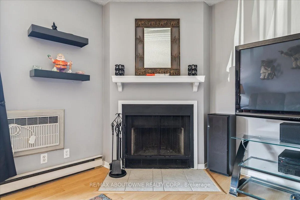 Photo 3 of Unit 1622, 1480 Pilgrims Way, Oakville, Glen Abbey — HOMEH
