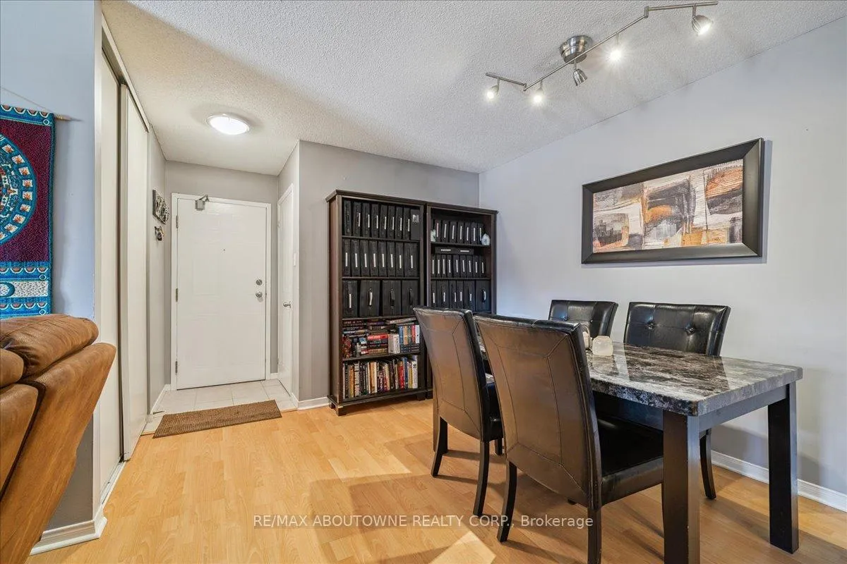 Photo 6 of Unit 1622, 1480 Pilgrims Way, Oakville, Glen Abbey — HOMEH