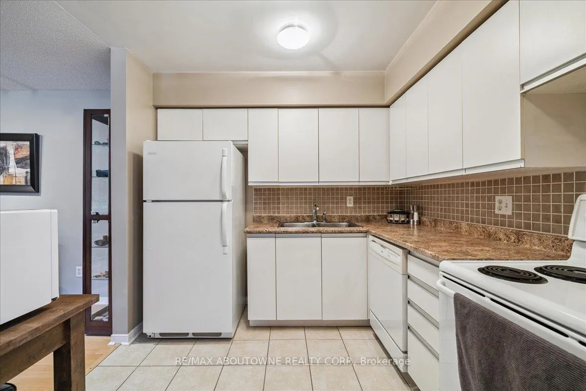 Photo 9 of Unit 1622, 1480 Pilgrims Way, Oakville, Glen Abbey — HOMEH