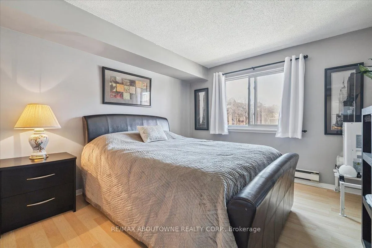 Photo 10 of Unit 1622, 1480 Pilgrims Way, Oakville, Glen Abbey — HOMEH