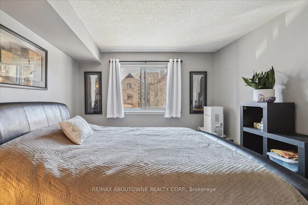 Photo 11 of Unit 1622, 1480 Pilgrims Way, Oakville, Glen Abbey — HOMEH