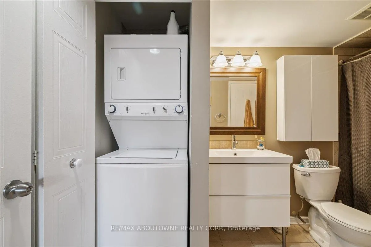 Photo 16 of Unit 1622, 1480 Pilgrims Way, Oakville, Glen Abbey — HOMEH