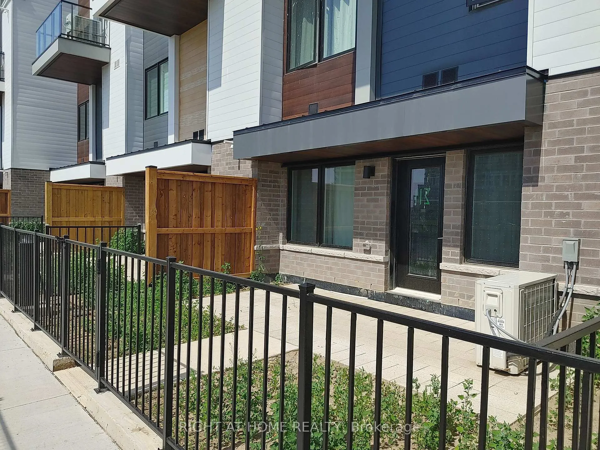 Photo 3 of Unit 113, 155 Downsview Park Boulevard, North York, Downsview-Roding-CFB — HOMEH