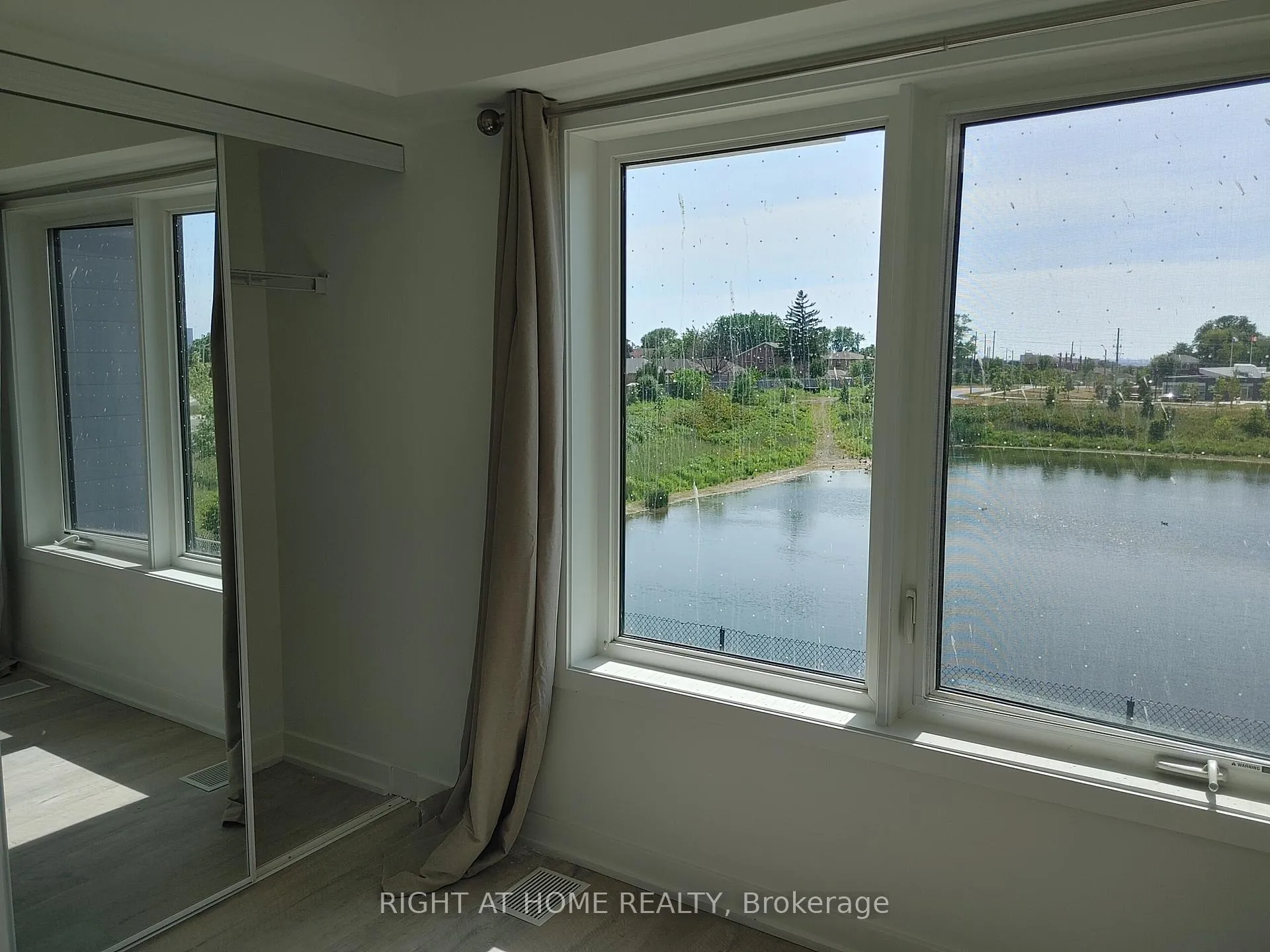 Photo 5 of Unit 113, 155 Downsview Park Boulevard, North York, Downsview-Roding-CFB — HOMEH