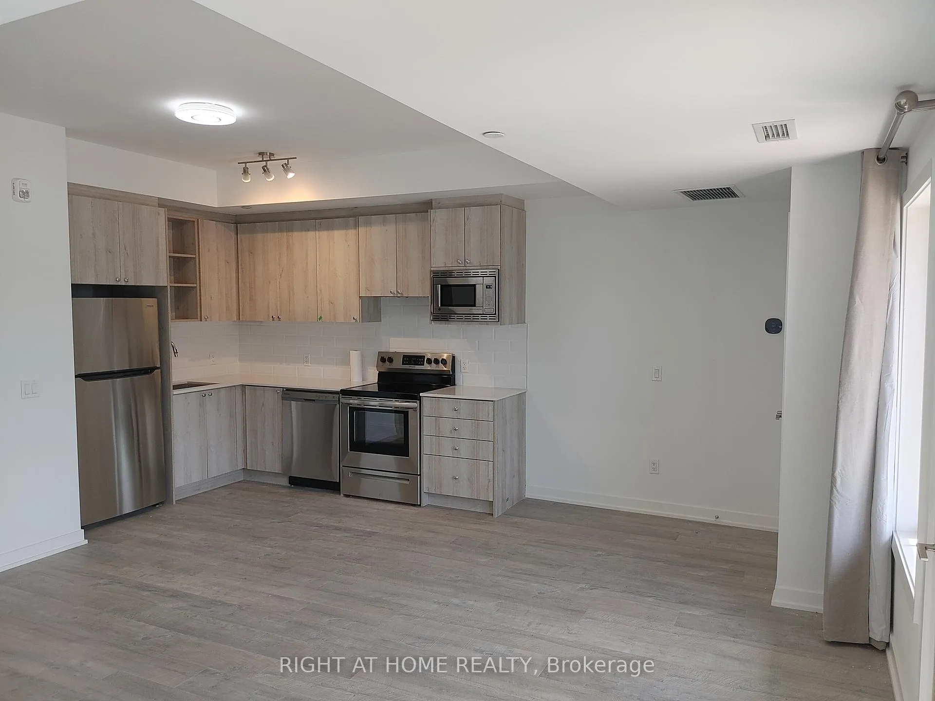Photo 9 of Unit 113, 155 Downsview Park Boulevard, North York, Downsview-Roding-CFB — HOMEH