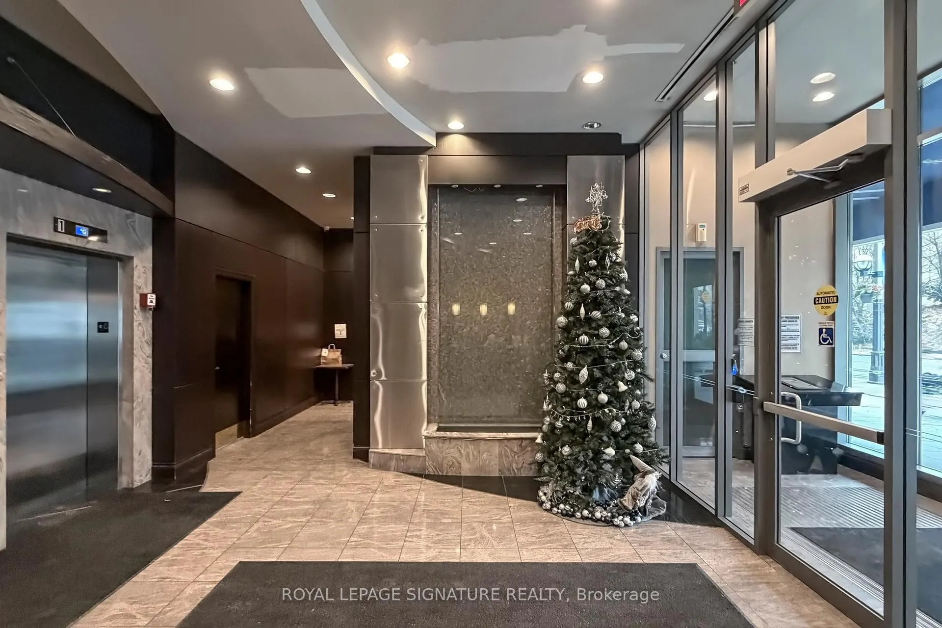 Photo 3 of Unit 1511, 51 Lower Simcoe Street, Toronto, Waterfront Communities — HOMEH