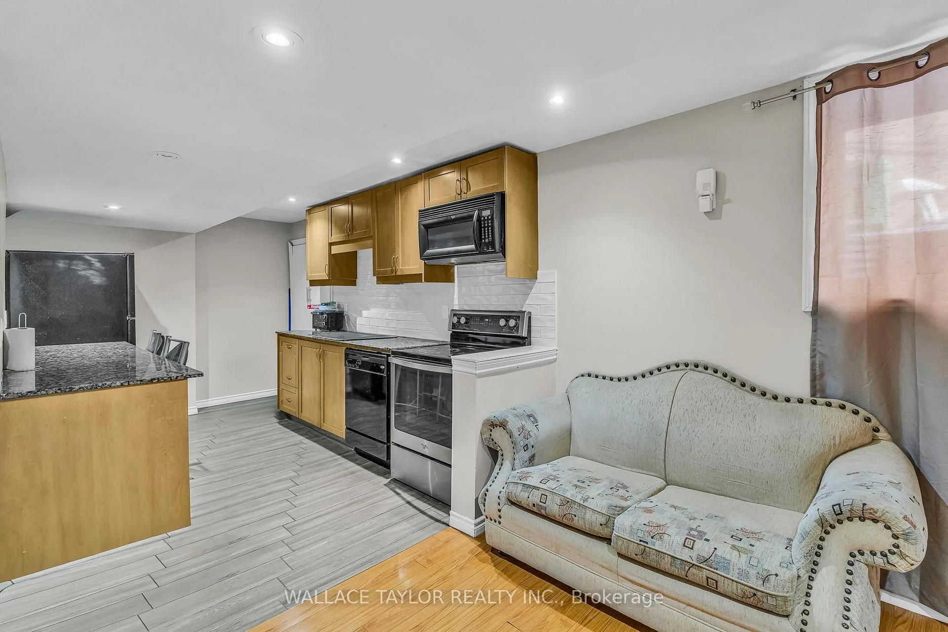 Photo 3 of Unit BSMT, 6 Notman Way, Brampton, Fletcher's Meadow — HOMEH
