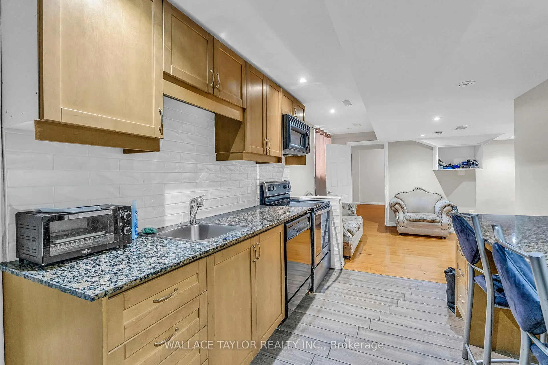 Photo 6 of Unit BSMT, 6 Notman Way, Brampton, Fletcher's Meadow — HOMEH
