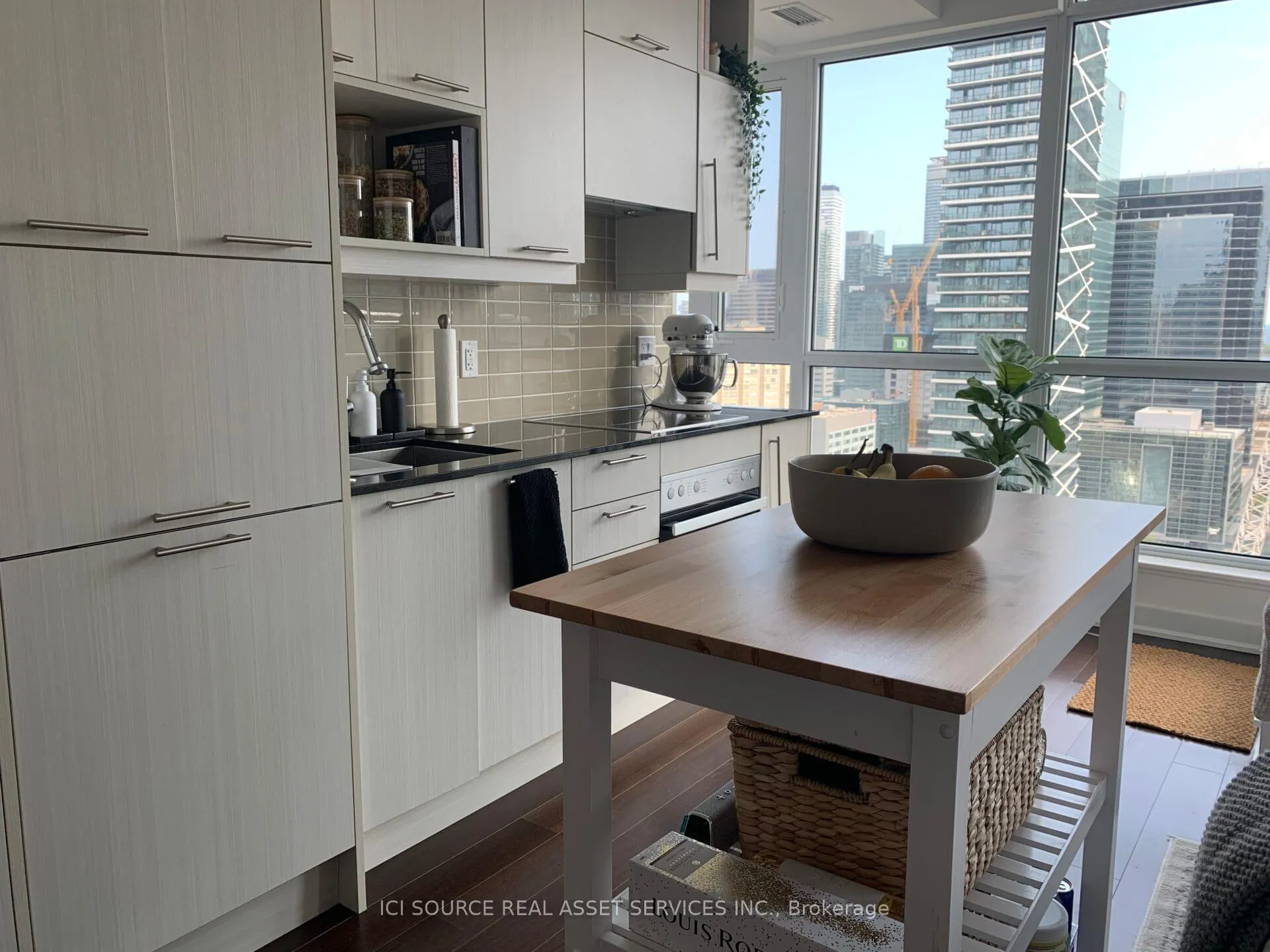 Photo 5 of Unit 2706, 30 Nelson Street, Toronto, Waterfront Communities — HOMEH