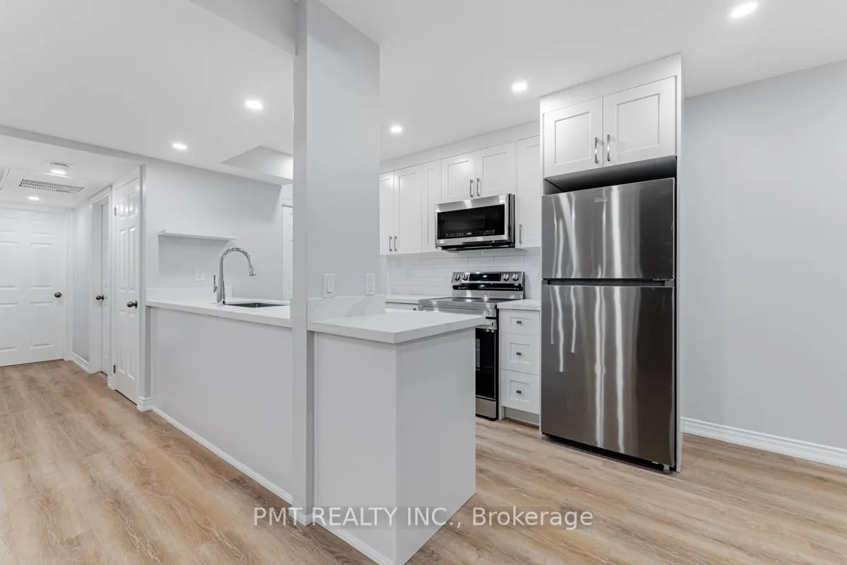Photo 6 of Unit 26, 108 Redpath Avenue W, Toronto, Mount Pleasant West — HOMEH