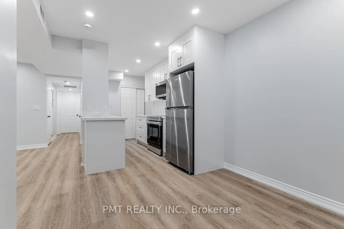 Photo 7 of Unit 26, 108 Redpath Avenue W, Toronto, Mount Pleasant West — HOMEH