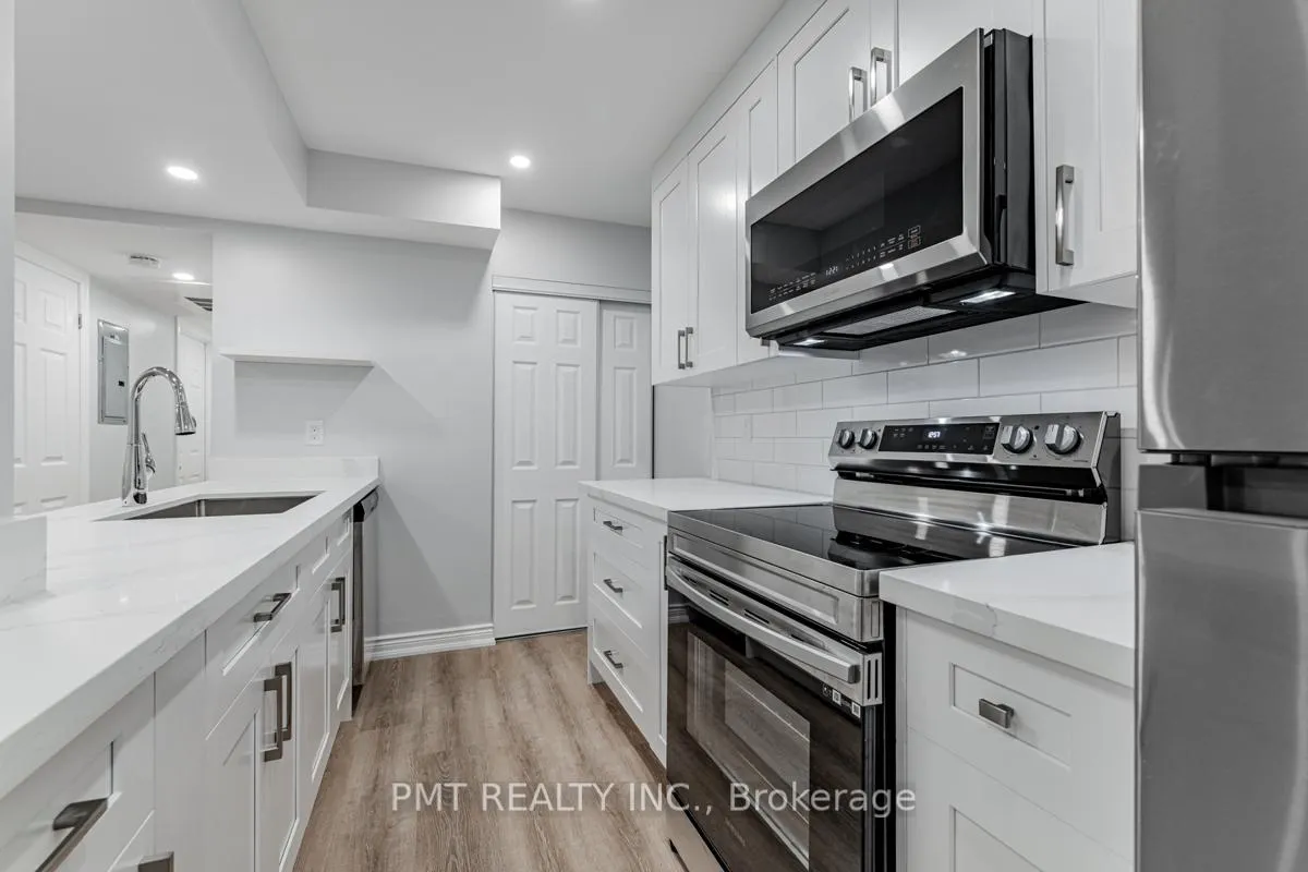Photo 8 of Unit 26, 108 Redpath Avenue W, Toronto, Mount Pleasant West — HOMEH